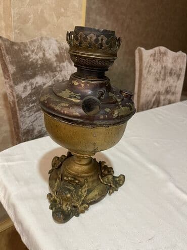 Antik kerosin lampası – Hugo Schneider, qedim lampa, ayagi şir başlari lalafo.az -da Antik kerosin lampası – Hugo Schneider, qedim lampa, ayagi şir başlari