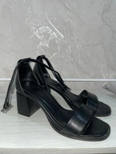 Qara rəngdə qadın sandaleti lalafo.az -da Qara rəngdə qadın sandaleti