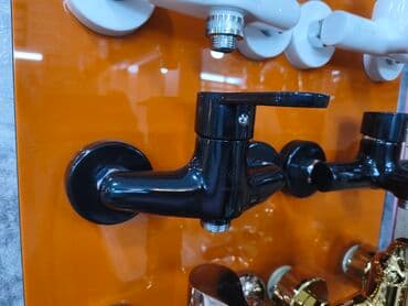 Ümumi su kranları: Qara rəngli divar tipli su kranı - Material: metal gövdə, parlaq qara lalafo.az -da — 1 Ümumi su kranları: Qara rəngli divar tipli su kranı - Material: metal gövdə, parlaq qara — 1