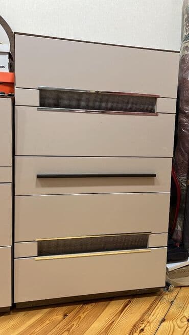 5 li şkaf. İstiqbal markasına məxsusdur türkiyədən alınıb vəzyəti çox lalafo.az -da 5 li şkaf. İstiqbal markasına məxsusdur türkiyədən alınıb vəzyəti çox