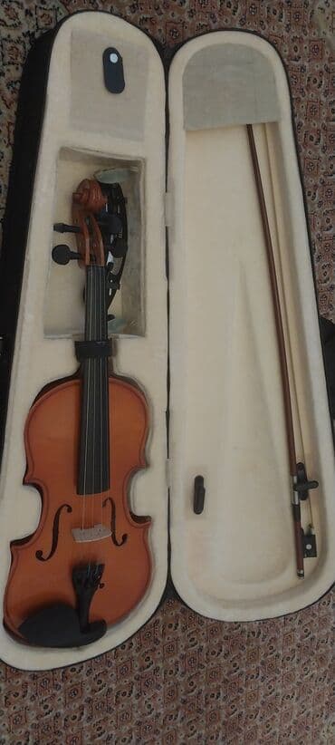 Skripka dəsti üstündə partitura və çiyin dayağı hədiyyə,AŞAĞI YERİ lalafo.az -da Skripka dəsti üstündə partitura və çiyin dayağı hədiyyə,AŞAĞI YERİ