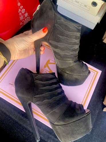 Ölçü: 35.5, rəng - Qara, Yeni lalafo.az -da Ölçü: 35.5, rəng - Qara, Yeni