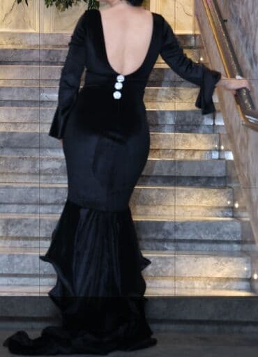 Məhsul: Qara məxmər axşam/gecə libası - Parça: Yumşaq, parıltılı lalafo.az -da Məhsul: Qara məxmər axşam/gecə libası - Parça: Yumşaq, parıltılı