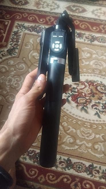 Universal selfi çubuğu + stolüstü tripod Xüsusiyyətlər: - 2-si 1-də lalafo.az -da — 1 Universal selfi çubuğu + stolüstü tripod Xüsusiyyətlər: - 2-si 1-də — 1