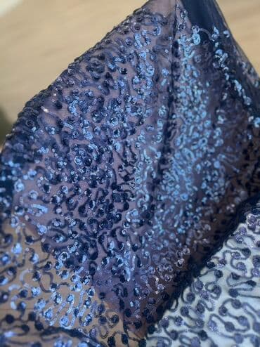 Məhsul: Payetli tül parça - Material: incə, şəffaf tül əsasında sıx lalafo.az -da Məhsul: Payetli tül parça - Material: incə, şəffaf tül əsasında sıx