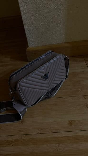 Çiyin çantası, Guess lalafo.az -da Çiyin çantası, Guess