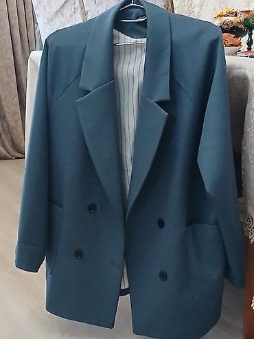 Zərif qadın blezeri – tünd göy/teal rəngdə, oversize kəsimli. - lalafo.az -da Zərif qadın blezeri – tünd göy/teal rəngdə, oversize kəsimli. -