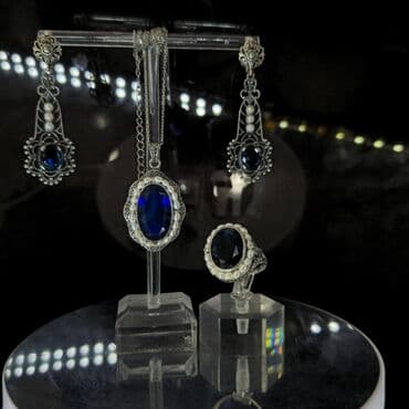 Dəstə daxildir: Üzük, Sırğa, Sep, Gümüş, 925 Əyar lalafo.az -da Dəstə daxildir: Üzük, Sırğa, Sep, Gümüş, 925 Əyar