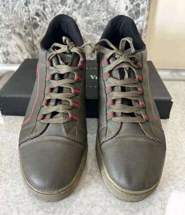 Iki cüt kişi idman ayaqqabısı 1) Qara/göy rəngli klassik sneaker - lalafo.az -da Iki cüt kişi idman ayaqqabısı 1) Qara/göy rəngli klassik sneaker -