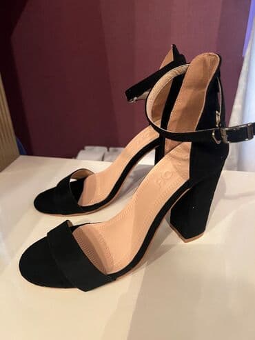 Yenidir geyinilmeyib 37-38 razmere gedir . Qiymet 10 manat lalafo.az -da Yenidir geyinilmeyib 37-38 razmere gedir . Qiymet 10 manat