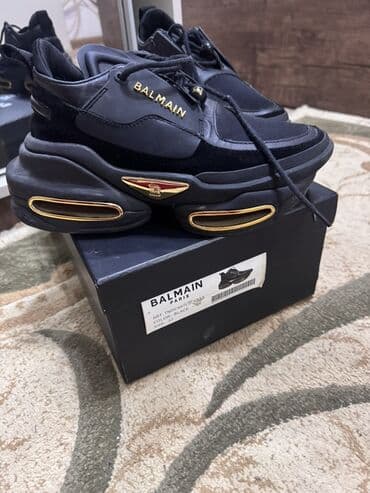 Balmain krasovka 1 defe geyilib baxanda bilinirki tezedi 245 AZN e lalafo.az -da Balmain krasovka 1 defe geyilib baxanda bilinirki tezedi 245 AZN e