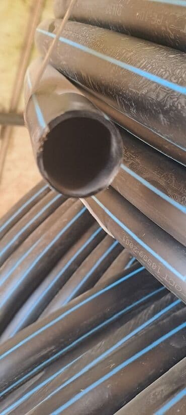 50 lik demir boru: Qara rəngdə, mavi zolaqlı, polietilen materialdan hazırlanmış su lalafo.az -da — 2 50 lik demir boru: Qara rəngdə, mavi zolaqlı, polietilen materialdan hazırlanmış su — 2