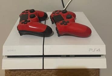 Sony PlayStation 4 (ağ rəng, orijinal korpus). Ön paneldə 2 USB portu lalafo.az -da Sony PlayStation 4 (ağ rəng, orijinal korpus). Ön paneldə 2 USB portu
