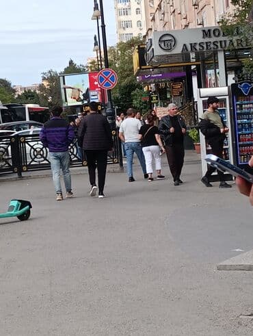 Hazır biznes satılır tükanın içndə hamısı yeni madel aksesuar telefon lalafo.az -da Hazır biznes satılır tükanın içndə hamısı yeni madel aksesuar telefon