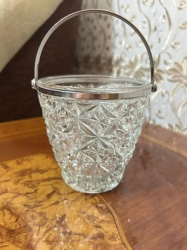 Şüşə lokanet/qubeçnik – dekorativ buz vedrəsi - Material: qalın at lalafo.az Şüşə lokanet/qubeçnik – dekorativ buz vedrəsi - Material: qalın