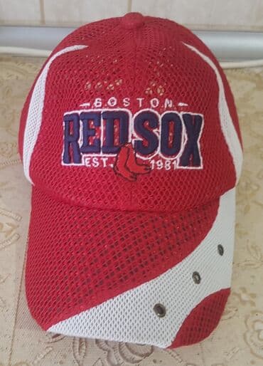 Продается кепка красного цвета Срочно продается в связи со сбором lalafo.az -da Продается кепка красного цвета Срочно продается в связи со сбором