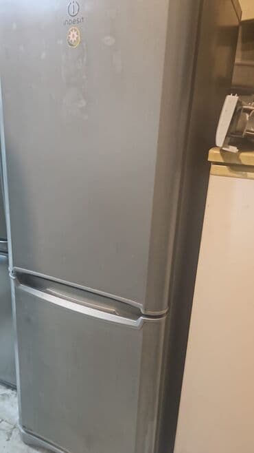2 qapılı Indesit Soyuducu Satılır, rəng - Gümüşü lalafo.az -da 2 qapılı Indesit Soyuducu Satılır, rəng - Gümüşü