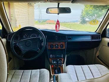 Mercedes-Benz 190-Series: 1.8 l | 1992 il Sedan lalafo.az -da Mercedes-Benz 190-Series: 1.8 l | 1992 il Sedan