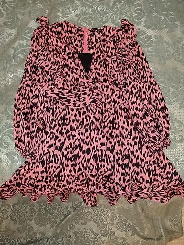 Qadın geyim dəsti – 4 ədəd 1) Çəhrayı-qara leopard naxışlı qısa don - lalafo.az -da Qadın geyim dəsti – 4 ədəd 1) Çəhrayı-qara leopard naxışlı qısa don -