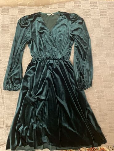 Məhsul: Zümrüd-yaşıl məxməri don - Parça: Yumşaq, parıltılı məxmər lalafo.az -da Məhsul: Zümrüd-yaşıl məxməri don - Parça: Yumşaq, parıltılı məxmər