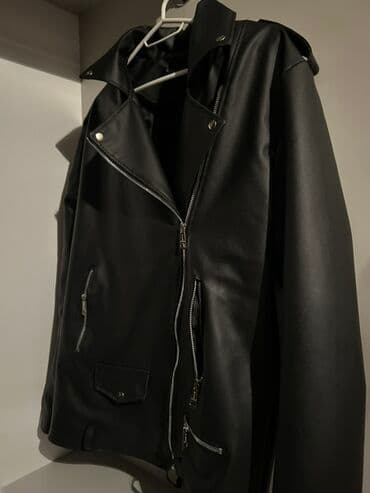 Qara rəngdə motosiklet tərzli uniseks gödəkçə. - Material: hamar lalafo.az -da Qara rəngdə motosiklet tərzli uniseks gödəkçə. - Material: hamar