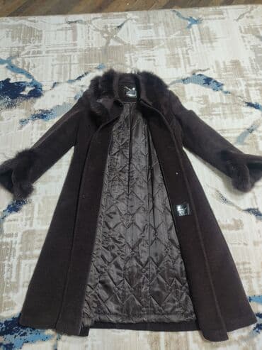 Paltolar içi. sirigli,isti saxlayır ölçüləri 40-42.Az geyilmiş əla lalafo.az -da Paltolar içi. sirigli,isti saxlayır ölçüləri 40-42.Az geyilmiş əla