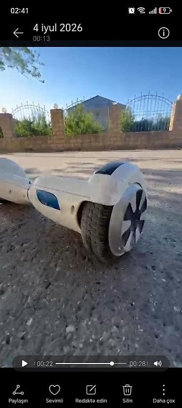 Özünü tarazlayan elektrikli hoverboard/skuter - Rəng: ağ-kömür rəngi at lalafo.az Özünü tarazlayan elektrikli hoverboard/skuter - Rəng: ağ-kömür rəngi