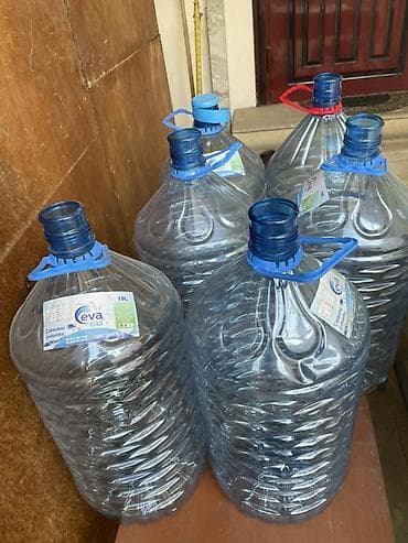 Su qabları – 19 litrlik PET bidonlar 6 denesi 3 manatadır. Whatsapp lalafo.az -da Su qabları – 19 litrlik PET bidonlar 6 denesi 3 manatadır. Whatsapp