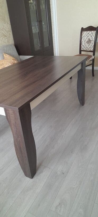 Qonaq otağı üçün, İşlənmiş, Açılmayan, Dördbucaq masa, 6 stul lalafo.az -da Qonaq otağı üçün, İşlənmiş, Açılmayan, Dördbucaq masa, 6 stul