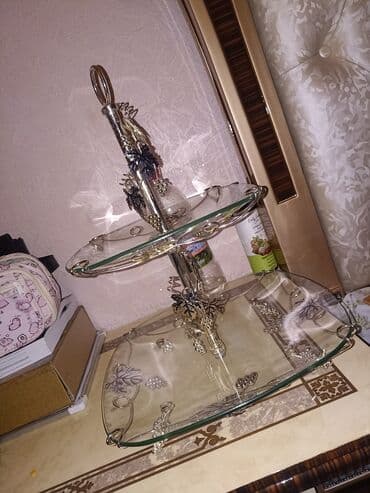 İki mərtəbəli şüşə piştaxta/servis stendi - Material: qalın şüşə lalafo.az -da İki mərtəbəli şüşə piştaxta/servis stendi - Material: qalın şüşə