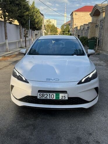 BYD Seal 05 (hibrid sedan) - Rəng: ağ, aerodinamik kuzov, LED ön lalafo.az -da BYD Seal 05 (hibrid sedan) - Rəng: ağ, aerodinamik kuzov, LED ön