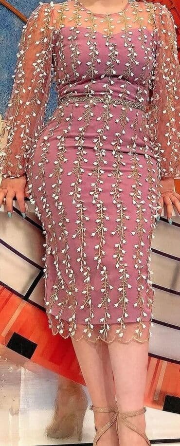 44 razmer platya satilir cemi 2 defe geyinilib 120 manata alinib lalafo.az -da 44 razmer platya satilir cemi 2 defe geyinilib 120 manata alinib