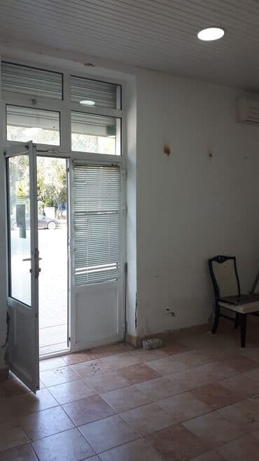 Kommersiya obyekti – küçəyə çıxışı olan vitrinli məkan 400 manata lalafo.az -da Kommersiya obyekti – küçəyə çıxışı olan vitrinli məkan 400 manata