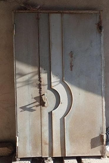 Seyf qapı satılır! 2 laylıdır! Ölçüləri: Eni 1.20 sm Hündürlüyü 2.20 lalafo.az -da Seyf qapı satılır! 2 laylıdır! Ölçüləri: Eni 1.20 sm Hündürlüyü 2.20