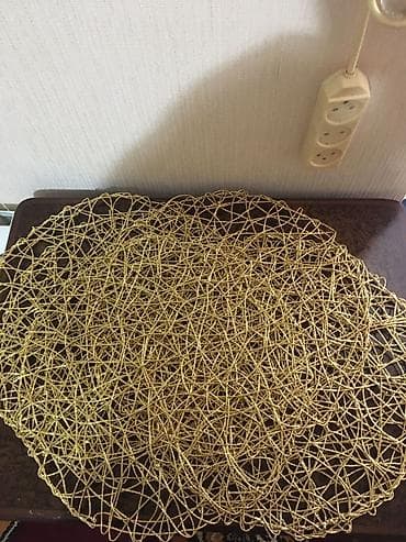 Qızılı rəngli dekorativ bosgqab altlıqları (placemat seti)6 eded,37 lalafo.az -da — 4 Qızılı rəngli dekorativ bosgqab altlıqları (placemat seti)6 eded,37 — 4