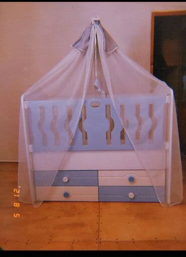 Oğlan üçün, İşlənmiş, Dördbucaq, Beşik, Matras ilə, Yellənmə mexanizm ilə lalafo.az -da Oğlan üçün, İşlənmiş, Dördbucaq, Beşik, Matras ilə, Yellənmə mexanizm ilə