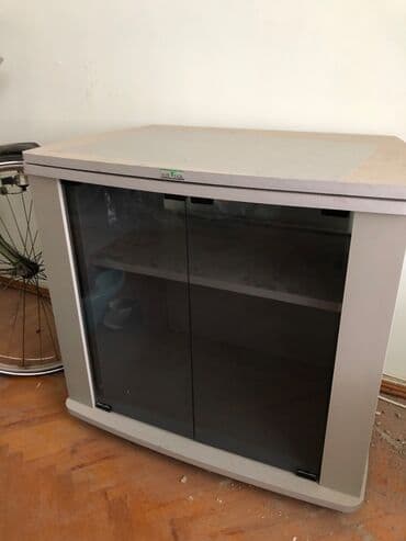 Təkərli, şüşə qapili, üst hissəsi firlanan, iki rəfli, Türkiyə, əla lalafo.az -da Təkərli, şüşə qapili, üst hissəsi firlanan, iki rəfli, Türkiyə, əla