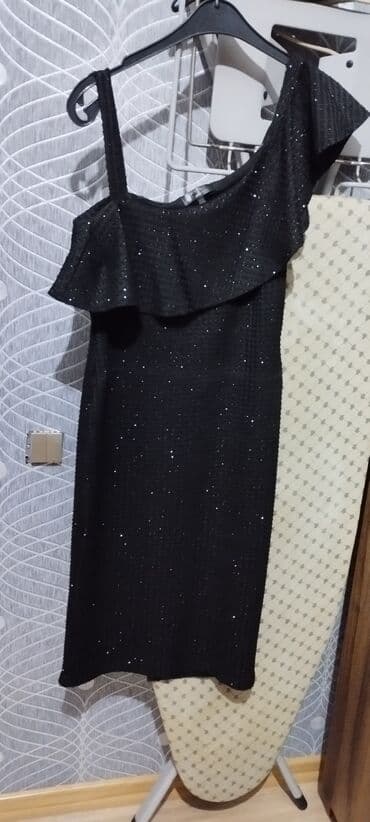 Birdəfə nişana geyinilib dartılan materyali var baha alınıb əla lalafo.az -da Birdəfə nişana geyinilib dartılan materyali var baha alınıb əla