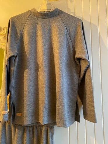 Paltar tep tezedir hec geyinilmeyib M razmer 100 azn alınıb 70 azn lalafo.az -da Paltar tep tezedir hec geyinilmeyib M razmer 100 azn alınıb 70 azn