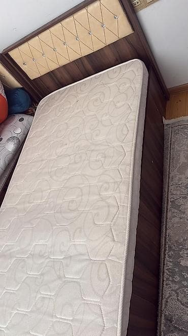 İşlənmiş, Təknəfərlik çarpayı, Matras ilə lalafo.az -da İşlənmiş, Təknəfərlik çarpayı, Matras ilə
