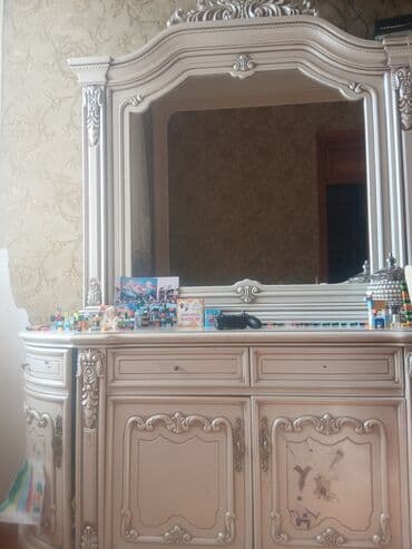 Güzgülü lalafo.az -da Güzgülü